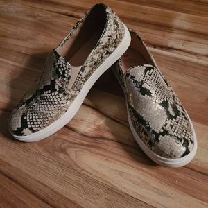 Time and Tru Snakeskin Slip-On Sneakers Size 8